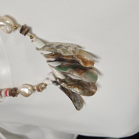 5/$25🌴Mermaid Beach Vibes Shell Necklace - Picture 3 of 6
